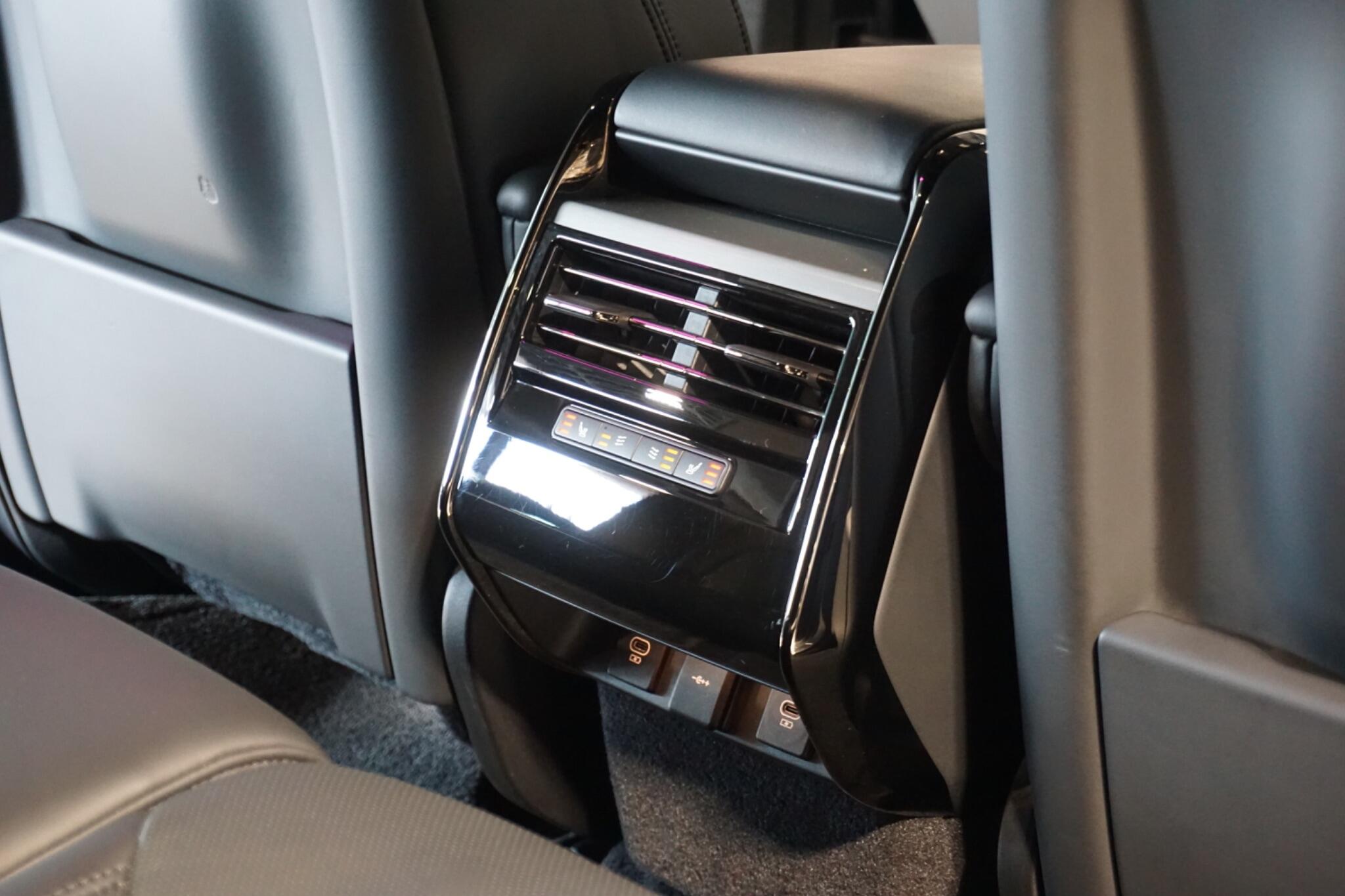 Land Rover Range Rover Sport 3.0 D300 MHEV Dynamic SE SUV 5dr Diesel Auto 4WD Euro 6 (s/s) (300 ps)